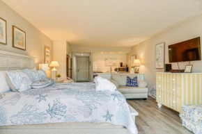 Hilton Head Island Studio with Patio Walk to Beach!